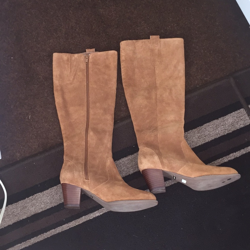 Heeled boots